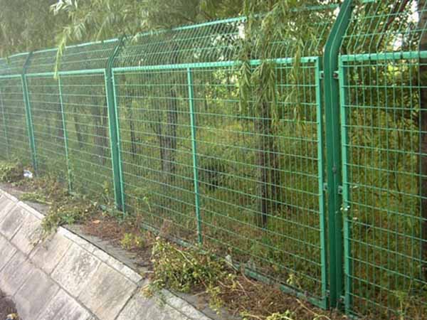 框架護(hù)欄網(wǎng) - 安平縣全昊金屬絲網(wǎng)制品有限公司圖片2